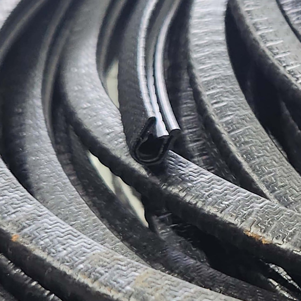 Pinchweld 60-059 X-Small Black per metre
